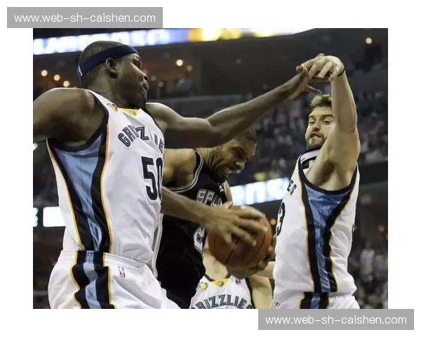 狂野西部的刺刀见红:休斯顿火箭vs孟菲斯灰熊,一场关于“新王登基”的野心博弈 狂野西部的刺刀见红:休斯顿火箭vs孟菲斯灰熊,一场关于“新王登基”的野心博弈